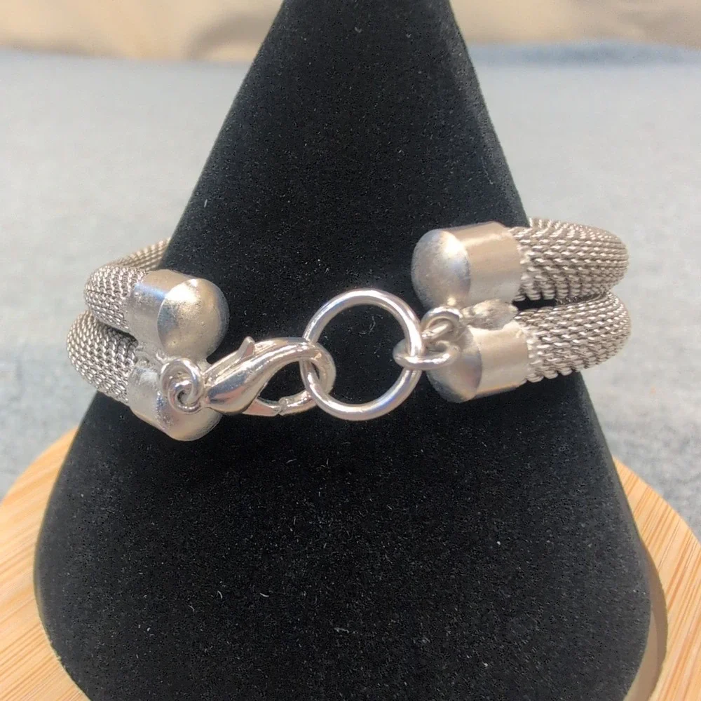 Mesh Link Bracelet Silver Tone Lobster Clasp Adjustable - Picture 3 of 3
